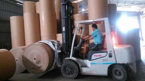 Klemmen van papierrollen